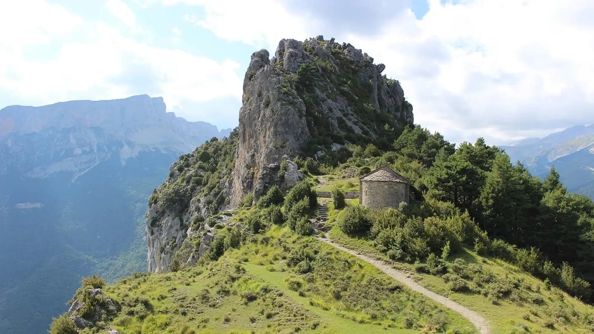 Limestone massifs in the Ordesa y Monte Perdido National Park